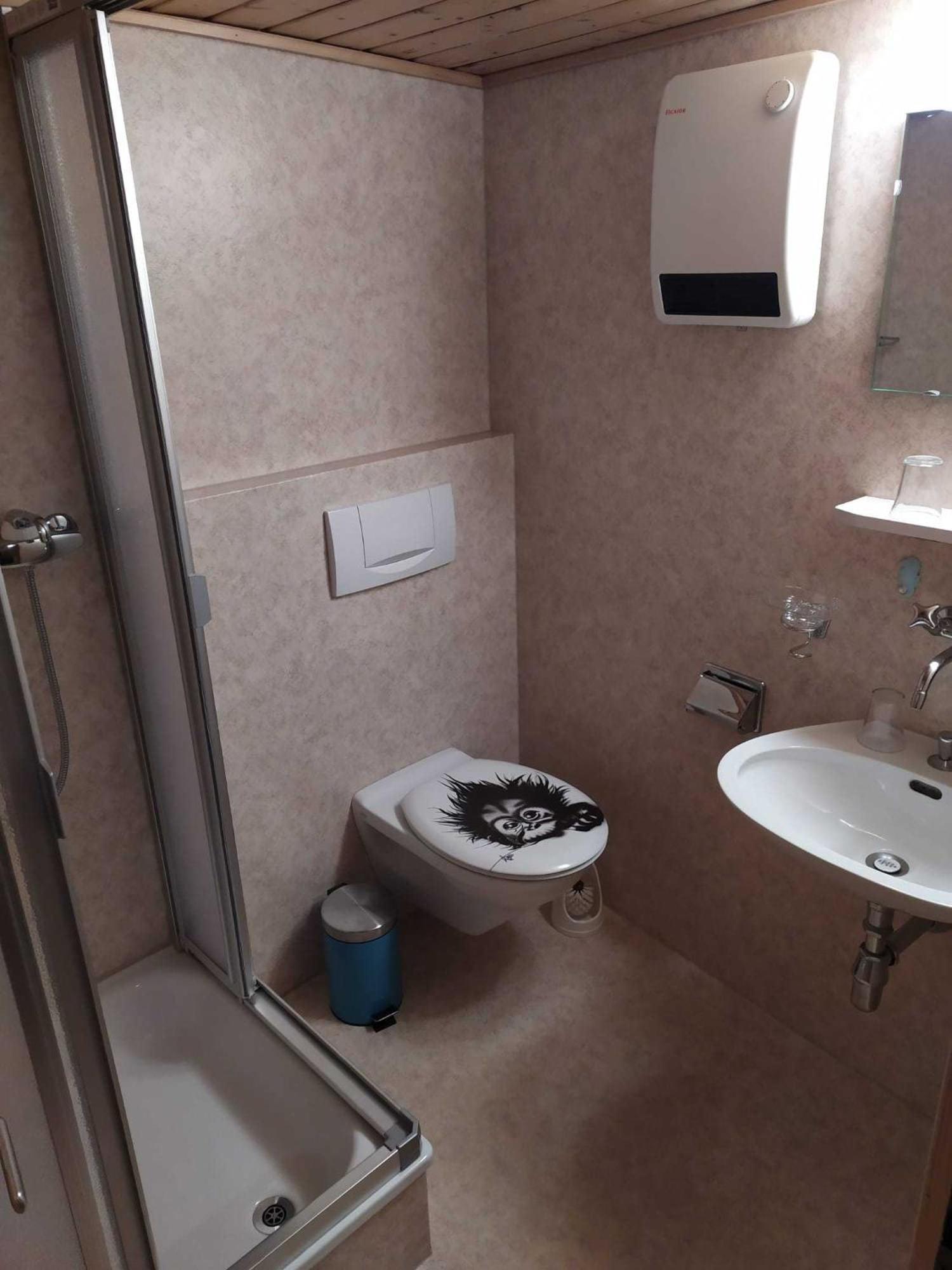 Petit Velan - Coworking & Coliving Hostel Bourg-Saint-Pierre Ngoại thất bức ảnh